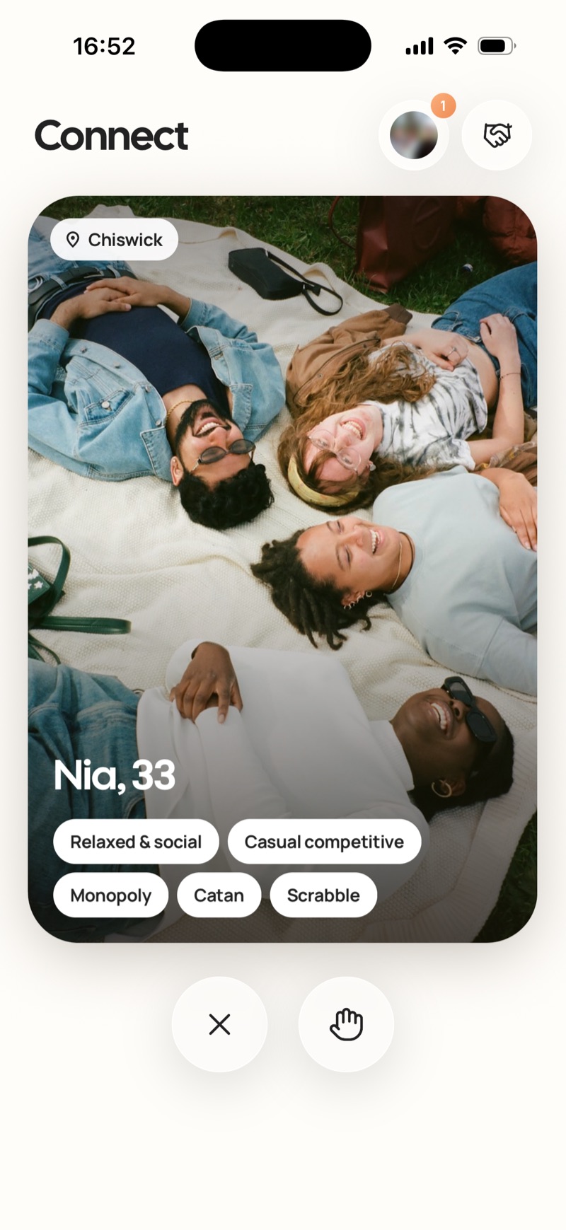 The Connect screen, showing a player nearby and the games they play